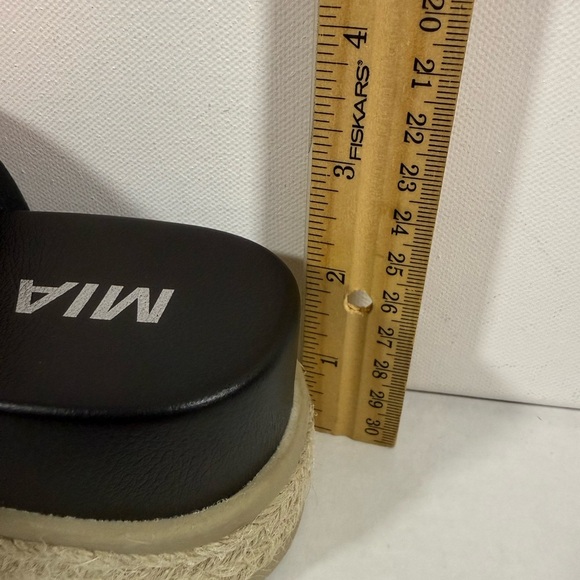 Mia Women’s ~ Sz 9 ~ Black ~ Slip on ~ Platform Sandals ~ - Picture 11 of 12